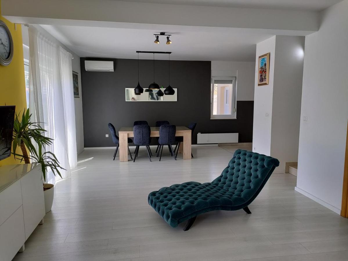 Magi House With Pool Apartment Podstrana Bagian luar foto