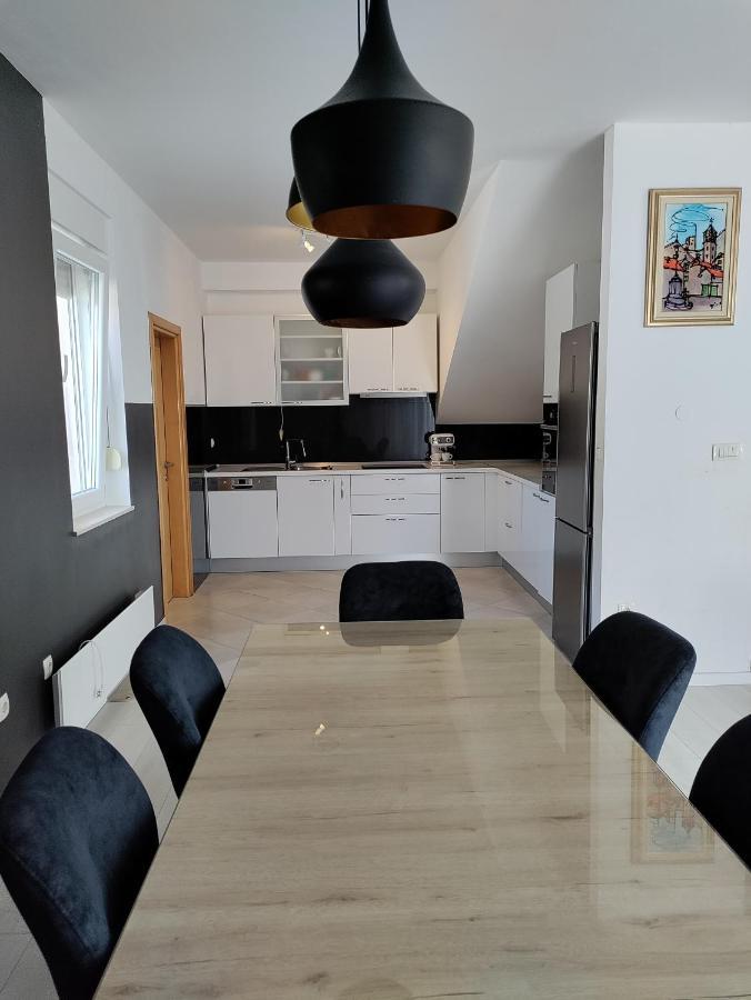 Magi House With Pool Apartment Podstrana Bagian luar foto